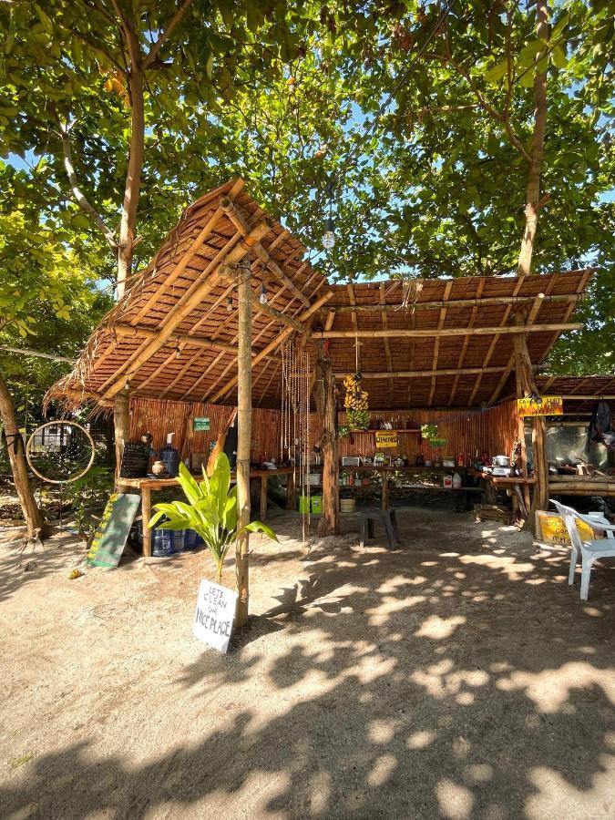 Tribal Huts Community Hostel Daanbantayan Екстериор снимка