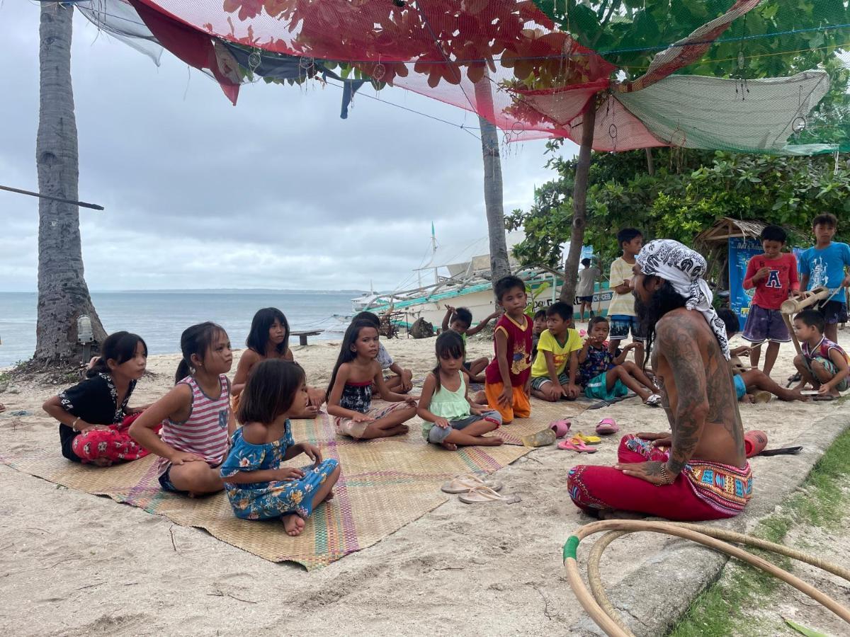 Tribal Huts Community Hostel Daanbantayan Екстериор снимка
