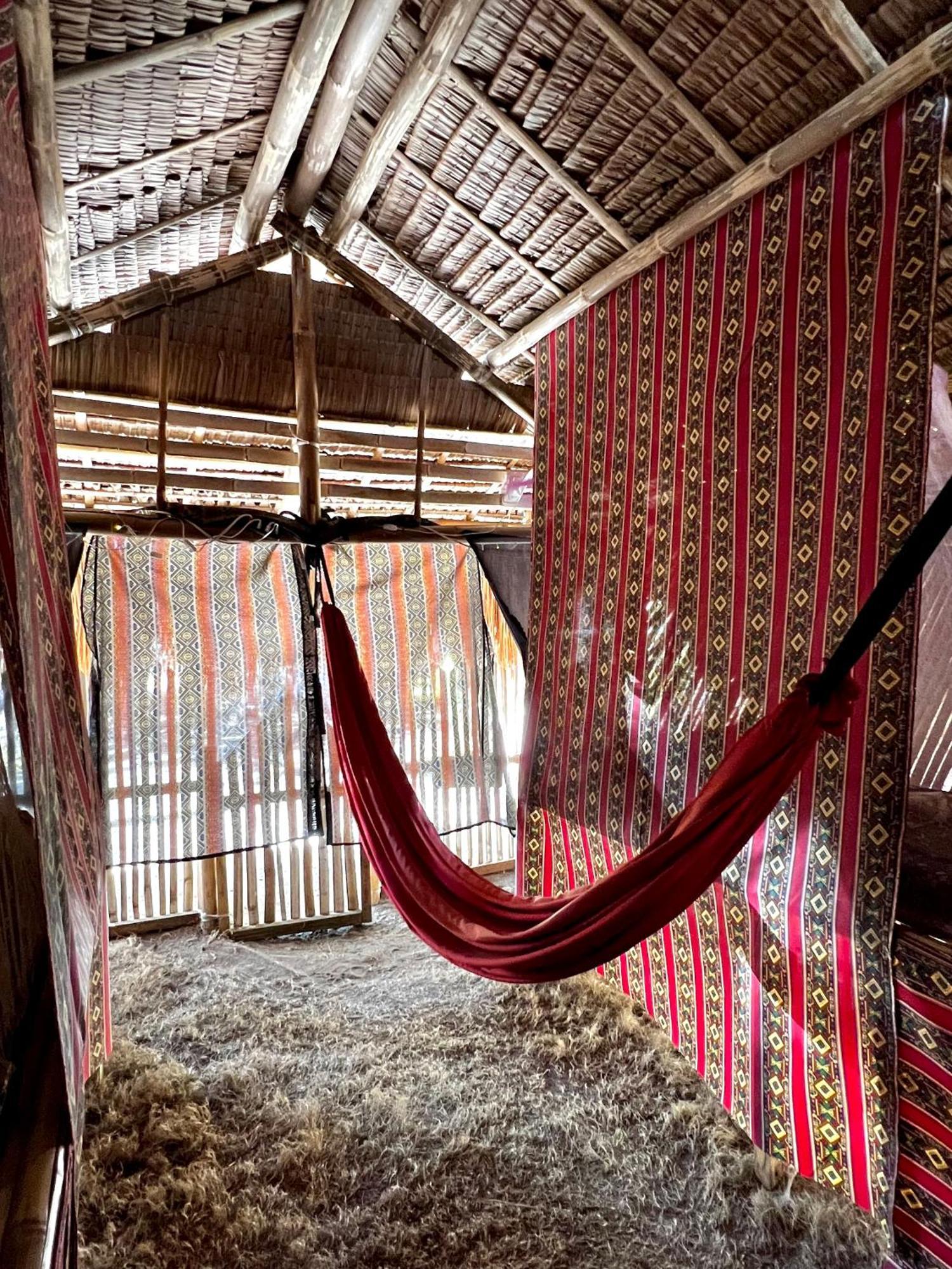 Tribal Huts Community Hostel Daanbantayan Екстериор снимка