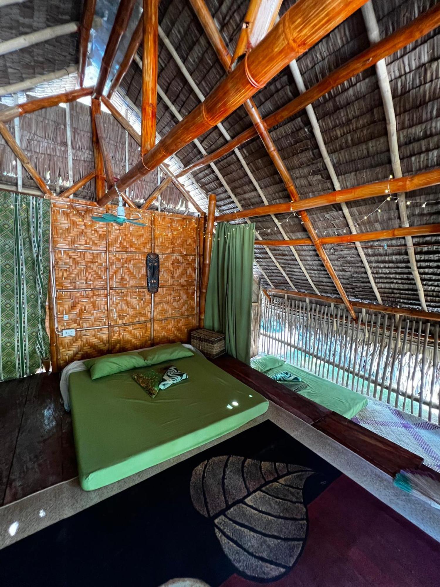 Tribal Huts Community Hostel Daanbantayan Стая снимка