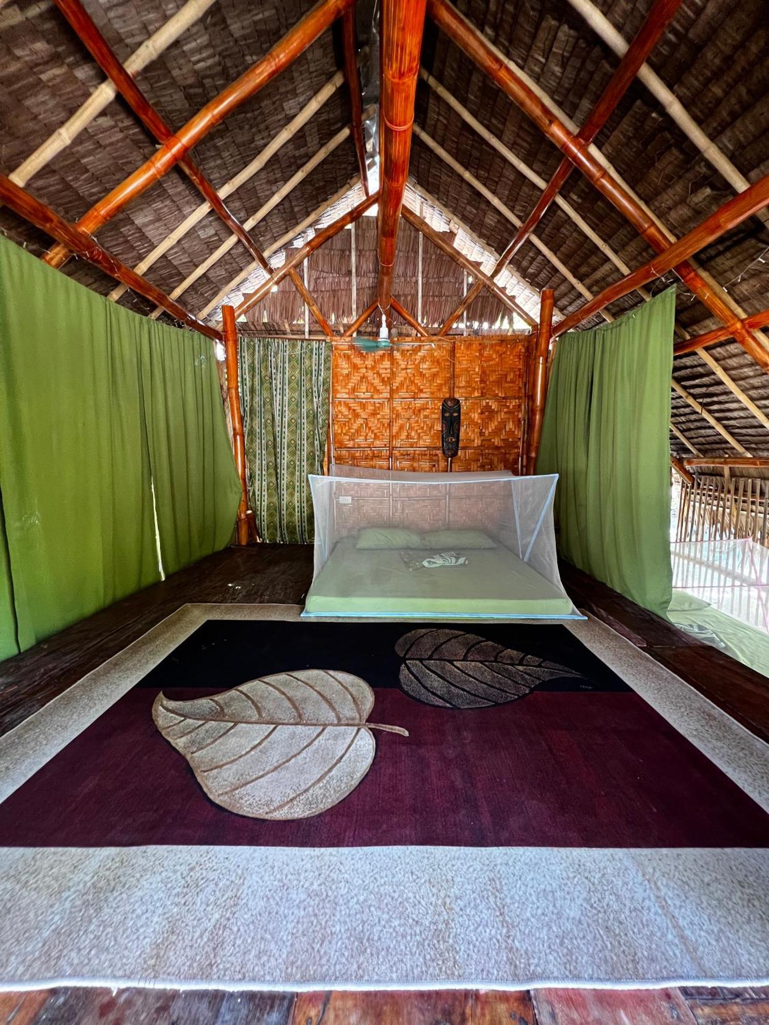 Tribal Huts Community Hostel Daanbantayan Екстериор снимка