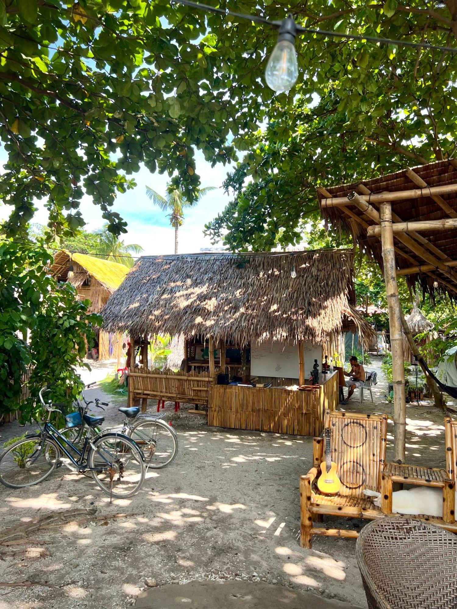 Tribal Huts Community Hostel Daanbantayan Екстериор снимка