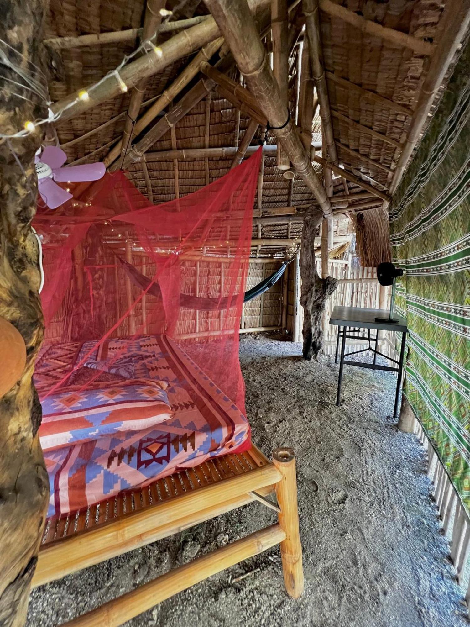 Tribal Huts Community Hostel Daanbantayan Екстериор снимка