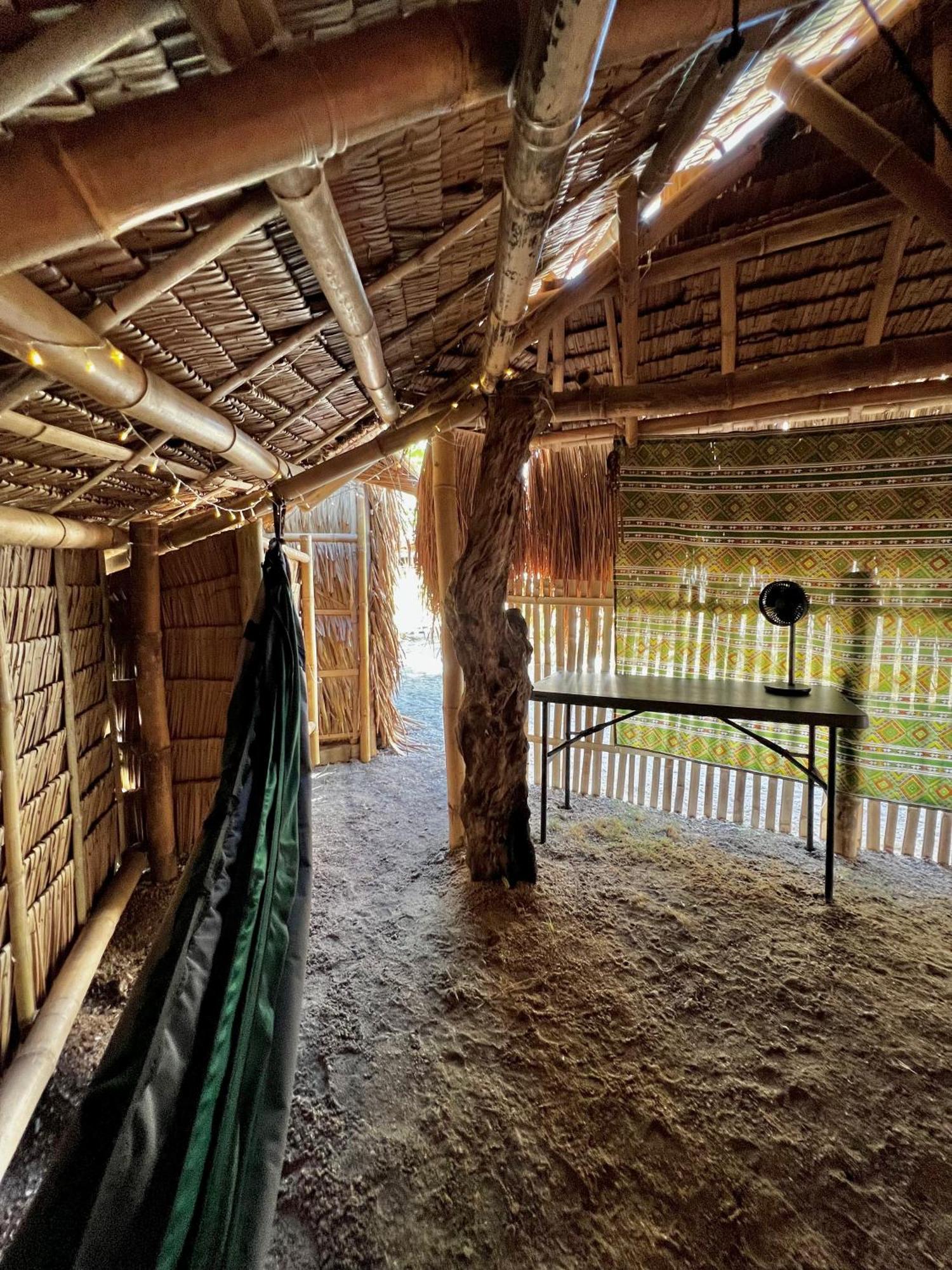Tribal Huts Community Hostel Daanbantayan Стая снимка